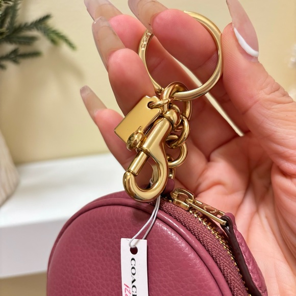 New Women's "COACH" Round Leather Case key Chain - Picture 3 of 5